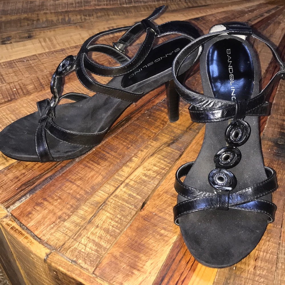 Bandolino leather strappy heels